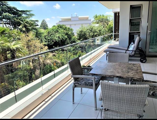 3 BEDROOM APARTMENT FOR SALE IN HYDE PARK